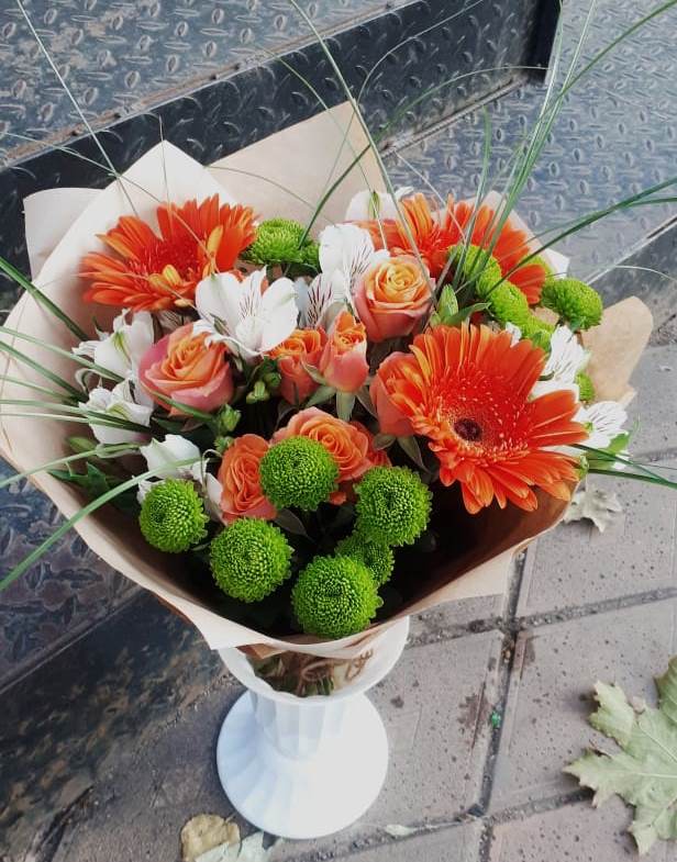 Букет цветов из: Герберы, Хризантемы, Альстромерии и Розы в Марьинской