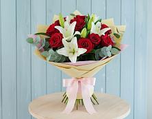 Букет цветов из:  Лилии и Розы в Марьинской