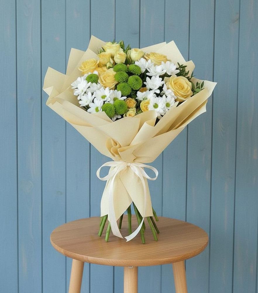 Букет цветов из: Хризантемы и Розы в Марьинской