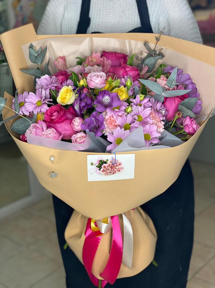 Букет цветов из: Хризантемы, Гвоздики и Альстромерии в Марьинской