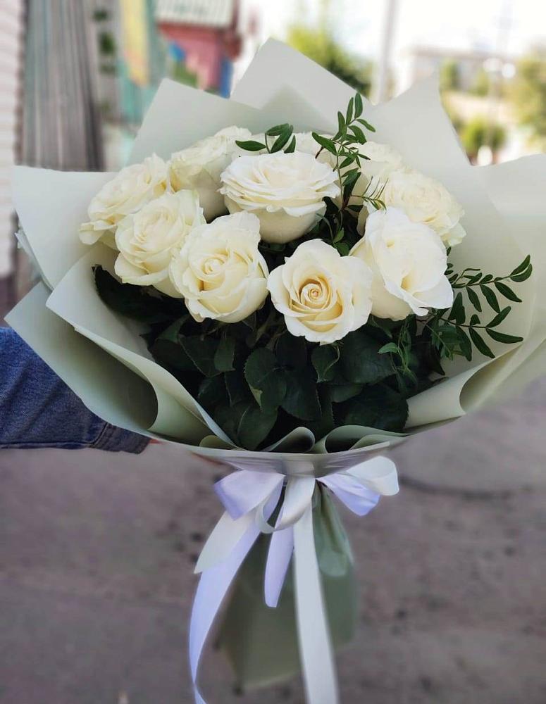 Букет Белые розы Проуд в Марьинской