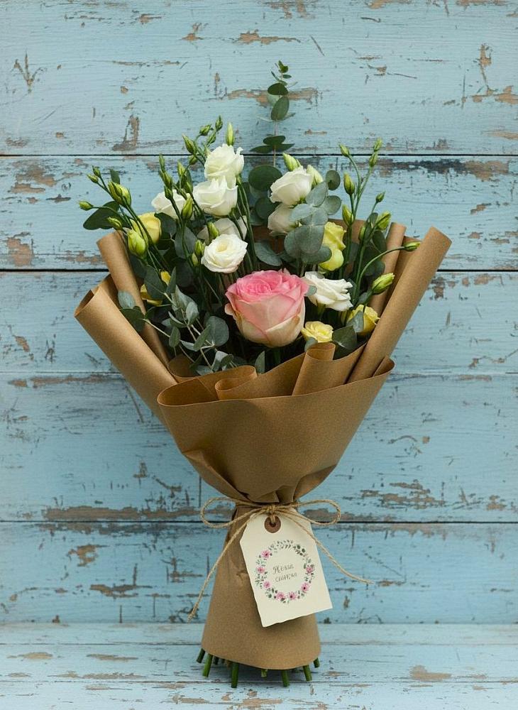 Букет цветов из: Розы и Лизиантусы в Марьинской