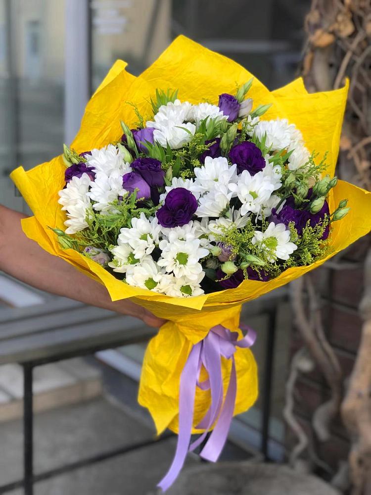 Букет цветов из: Ирисы, Хризантемы и Ромашки в Марьинской
