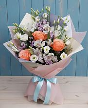 Букет цветов из:  Лизиантусы, Розы, Альстромерии и Гипсофила в Марьинской