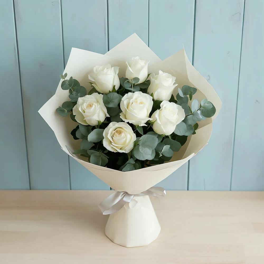 Букет Белые розы в Эвкалипте в Марьинской