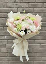 Букет цветов из:  Гвоздики, Розы, Лизиантусы и Хризантемы #REPLACE_PRED# Марьинской
