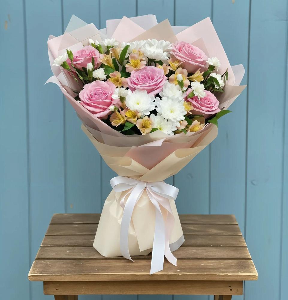 Букет цветов из: Гвоздики, Орхидеи и Розы в Марьинской