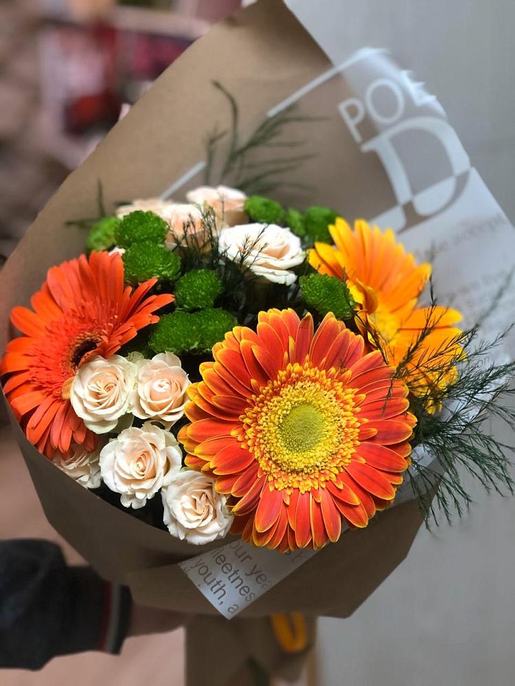 Букет цветов из: Герберы, Хризантемы и Розы в Марьинской