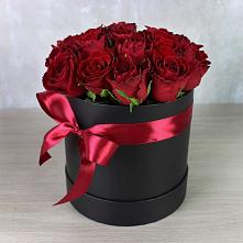 Цветочная композиция из Розы в шляпной коробке в Марьинской