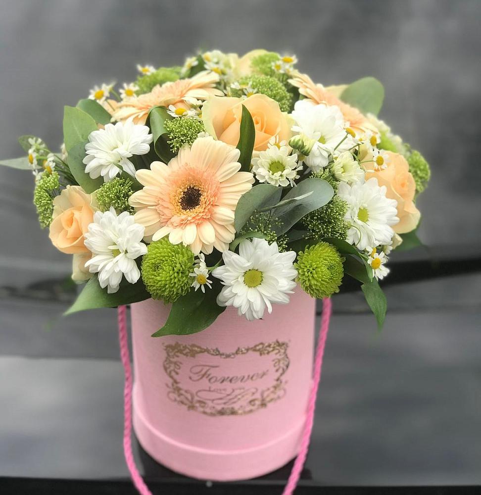 Цветочная композиция из Розы, Герберы и Хризантемы в шляпной коробке в Марьинской