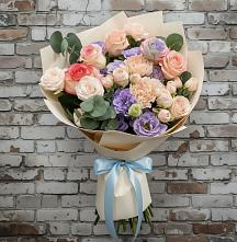 Букет цветов из:  Розы, Лизиантусы и Гвоздики в Марьинской