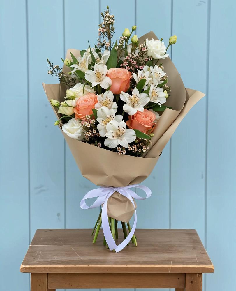 Букет цветов из: Альстромерии, Лизиантусы, Розы и Хризантемы в Марьинской