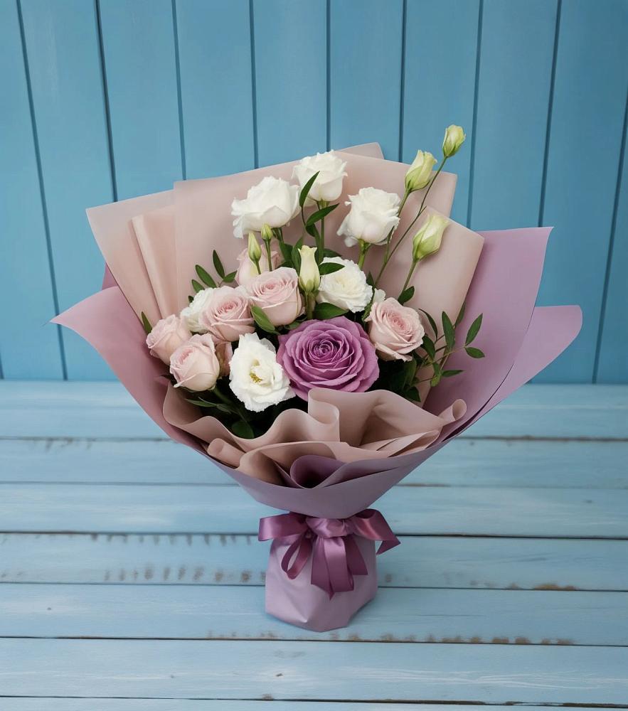 Букет цветов из: Розы и Лизиантусы в Марьинской